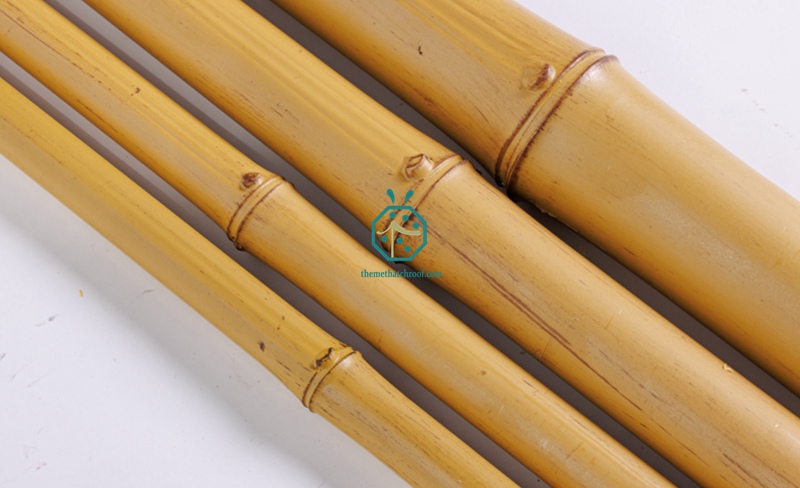 Peint de poteaux de bambou artificiel pour une excellente apparence